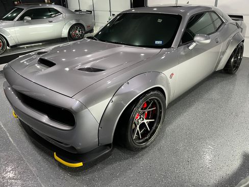 Used 2016 Dodge Challenger SRT Hellcat image 15