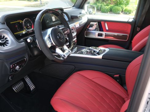 Used 2024 Mercedes-Benz G 63 AMG 4MATIC image 9