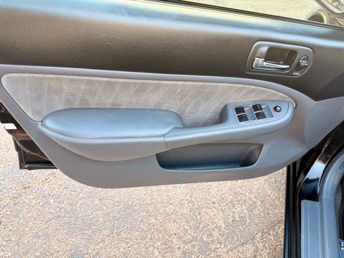 Used 2004 Honda Civic LX image 19