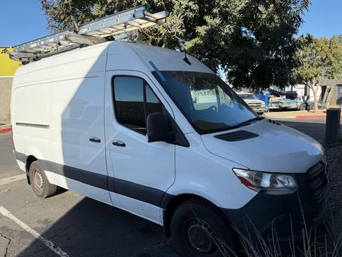 Used 2021 Mercedes-Benz Sprinter 2500 image 13