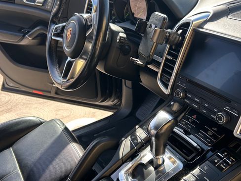 Used 2018 Porsche Cayenne S AWD/4WD image 13
