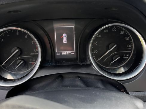 Used 2018 Toyota Camry SE FWD image 4