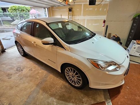 Used 2016 Ford Focus Electric Hatchback image 12