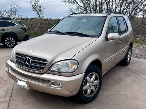 Used 2005 Mercedes-Benz ML 500 4MATIC image 1