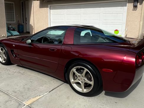 Used 2003 Chevrolet Corvette Coupe w/ Preferred Equipment Group image 8