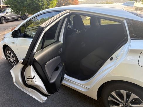 Used 2021 Toyota Prius Prime LE image 13