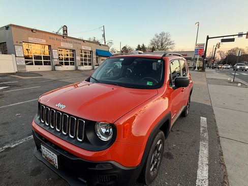 Used 2018 Jeep Renegade Sport w/ Power & Air Group image 5