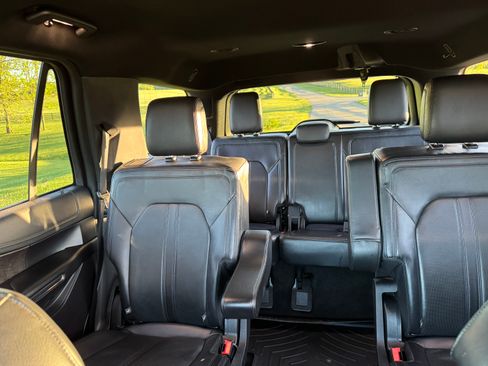 Used 2018 Ford Expedition Limited AWD/4WD image 10