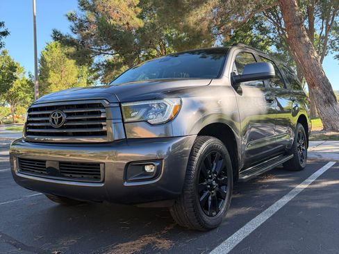 Used 2019 Toyota Sequoia Limited w/ Safety & Convenience Package AWD/4WD image 5