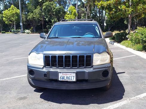 Used 2007 Jeep Grand Cherokee Laredo w/ Cargo Convenience Group image 2