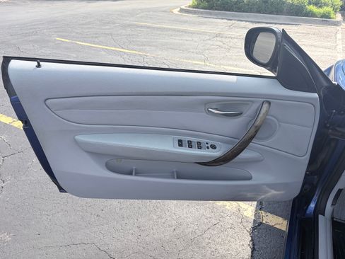 Used 2010 BMW 128i Convertible RWD image 8