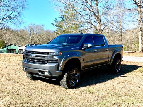 Used 2020 Chevrolet Silverado 1500 LTZ w/ LTZ Premium Package AWD/4WD image 10