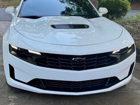 Used 2020 Chevrolet Camaro LT image 2
