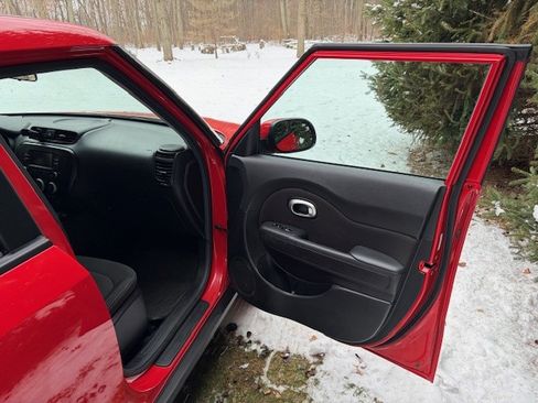 Used 2019 Kia Soul image 14