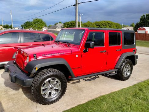 Used 2014 Jeep Wrangler Unlimited Rubicon w/ Connectivity Group image 24