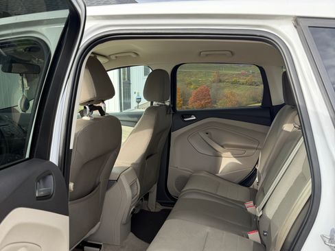 Used 2016 Ford Escape SE image 9