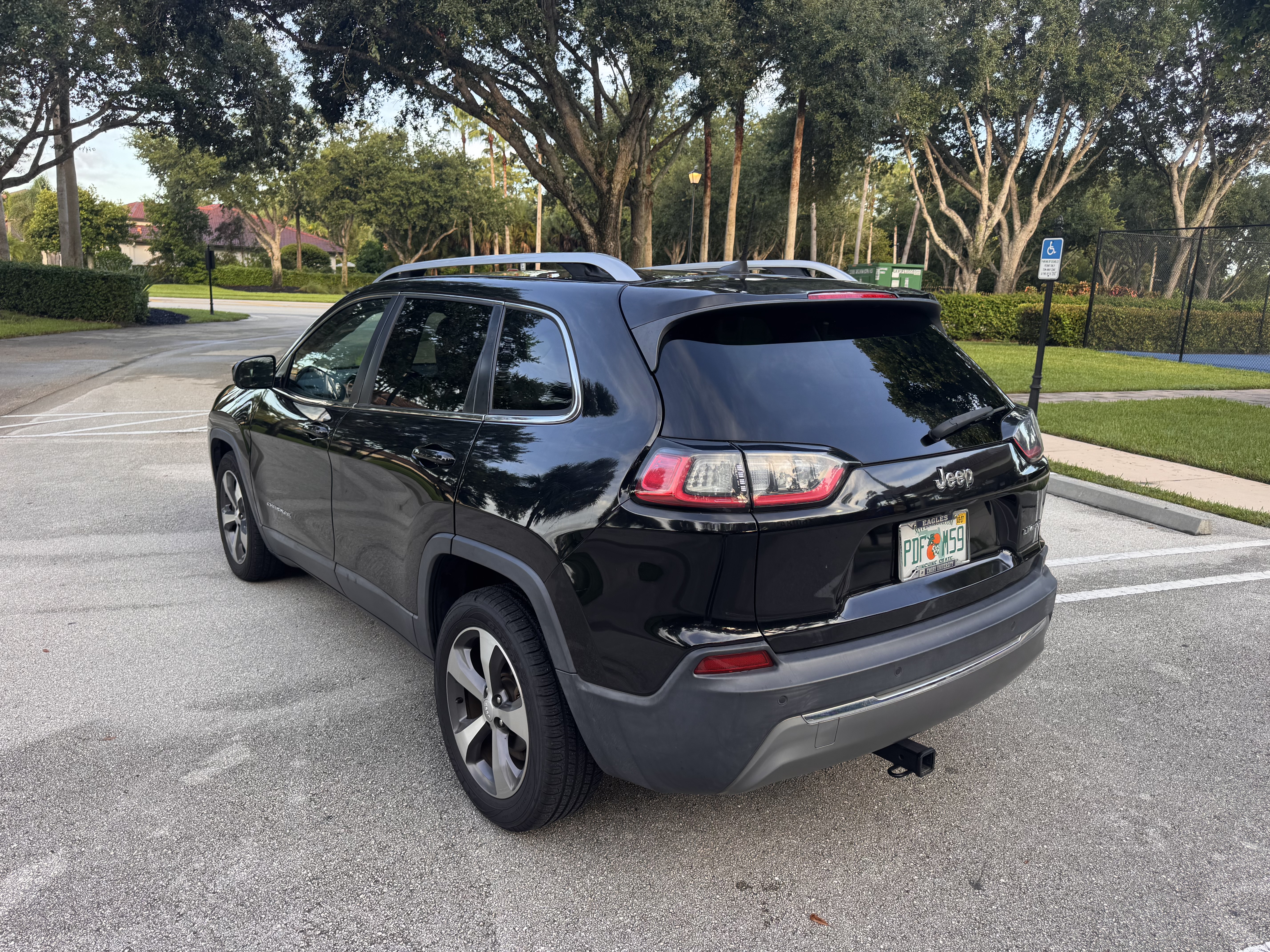 Used 2020 Jeep Cherokee Limited FWD image 6
