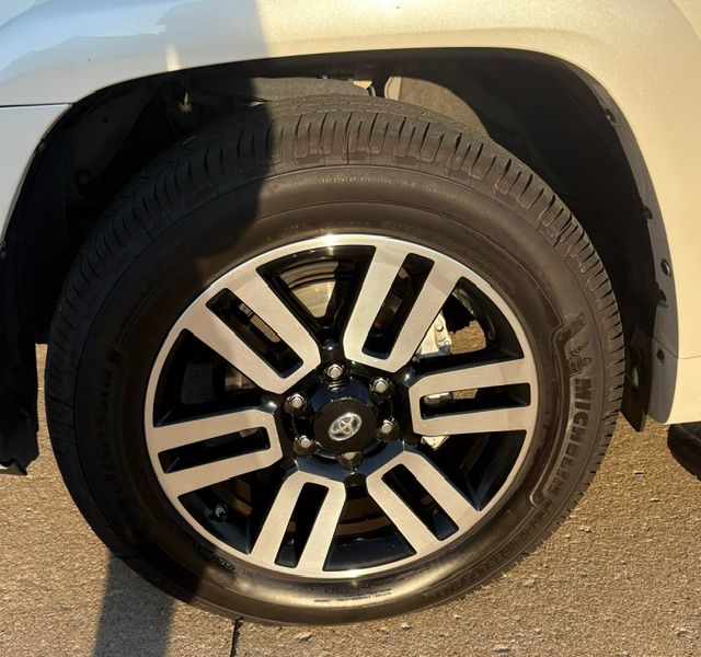 Used 2015 Toyota 4Runner Limited AWD/4WD image 6