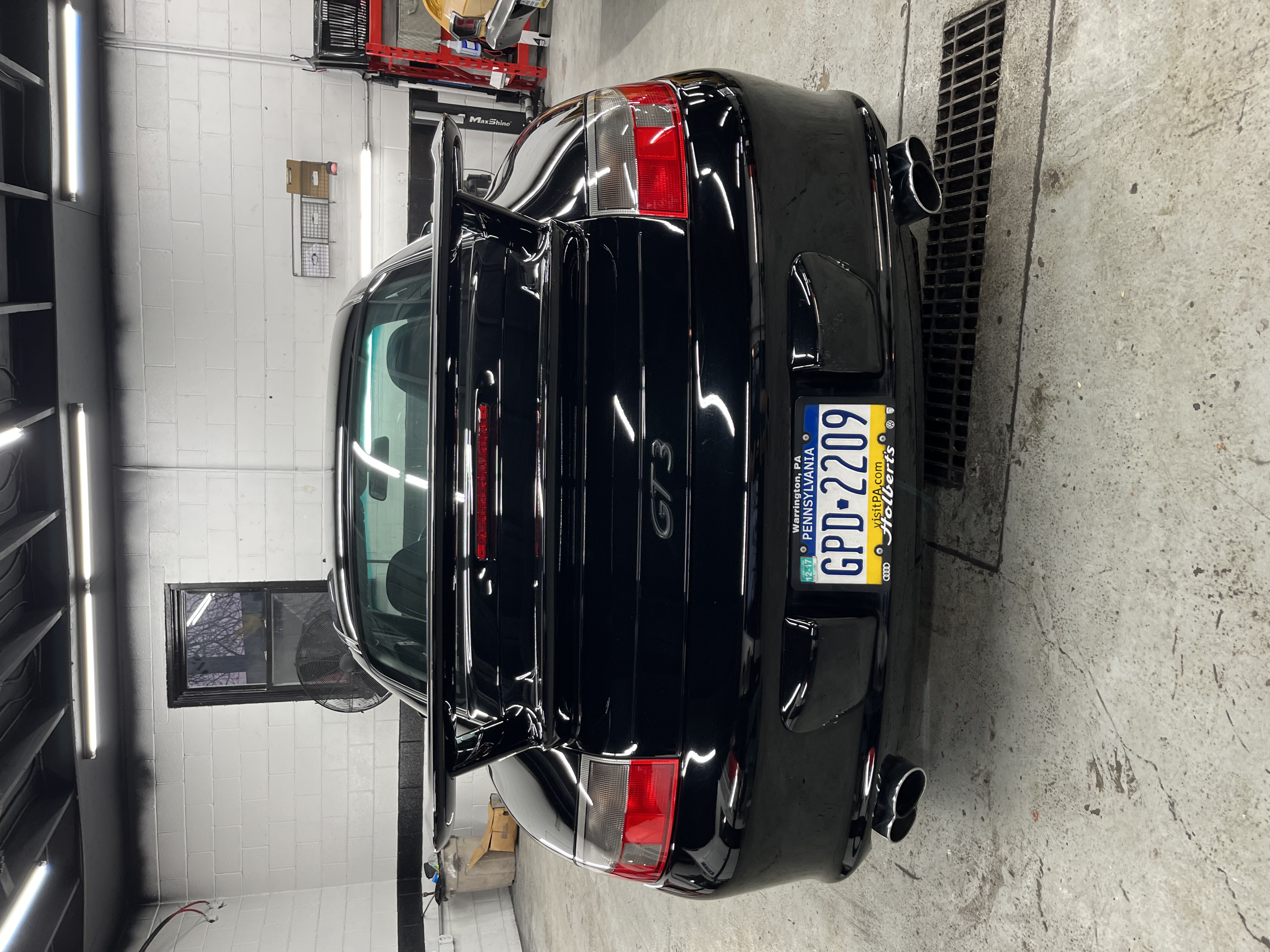 Used 2004 Porsche 911 GT3 RWD image 16