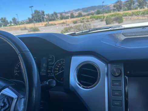 Used 2019 Toyota Tundra Limited w/ Limited Premium Package AWD/4WD image 28