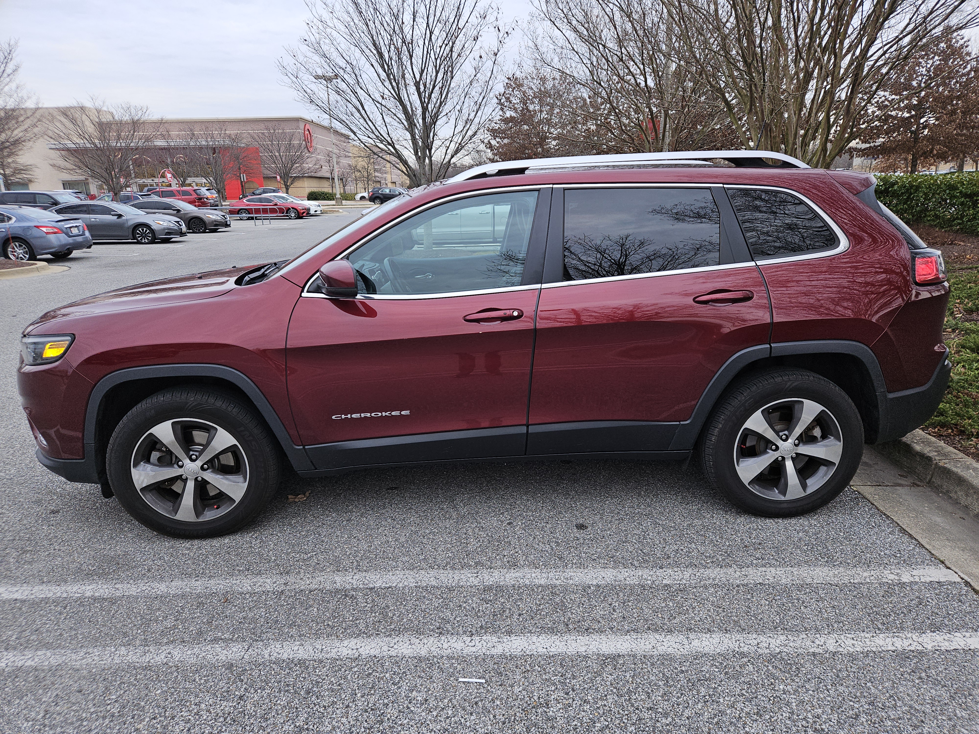 Used 2019 Jeep Cherokee Limited AWD/4WD image 8
