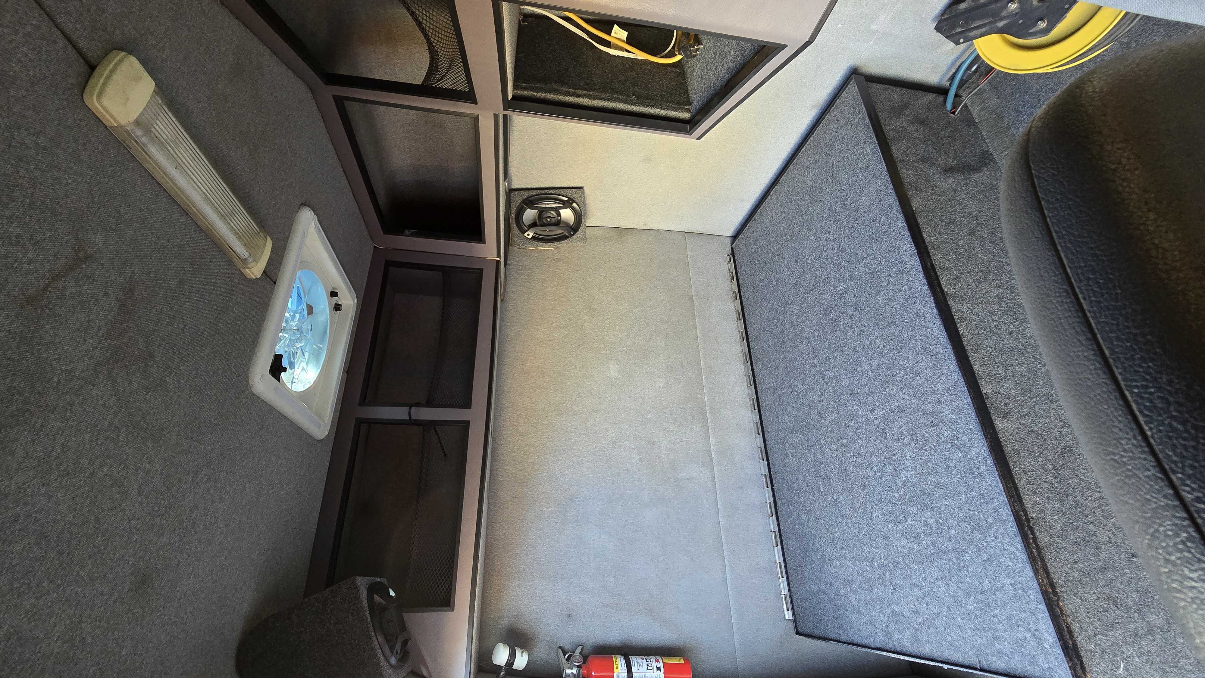 Used 2004 Dodge Sprinter 2500 w/ PWR Convenience Group RWD image 14