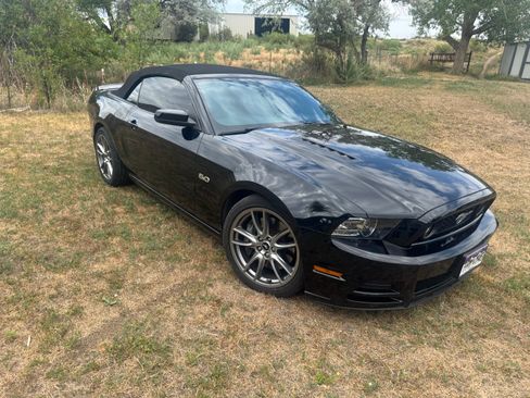 Used 2014 Ford Mustang GT w/ GT Brake Performance Package RWD image 2