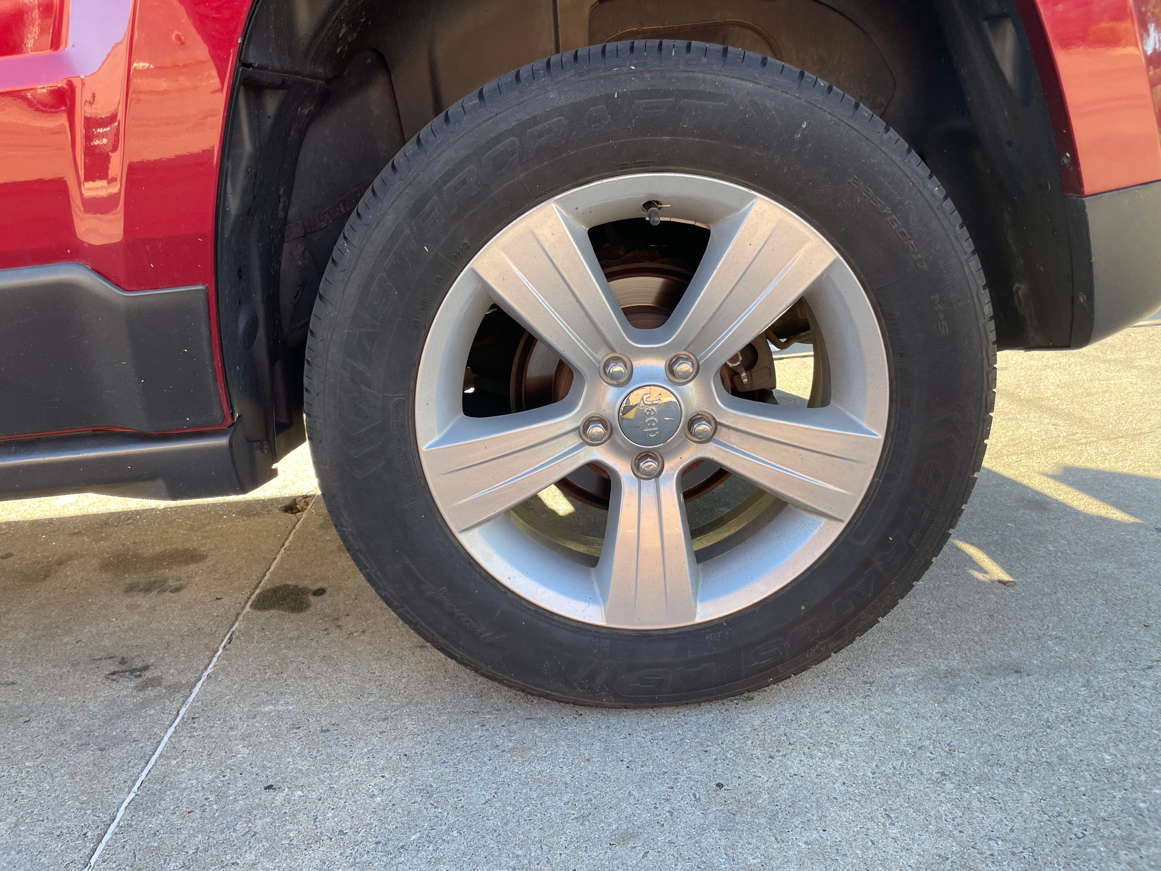 Used 2015 Jeep Patriot Latitude AWD/4WD image 10