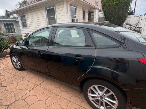 Used 2015 Ford Focus SE w/ Reverse Sensing Package FWD image 9