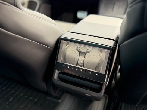 Used 2024 Tesla Model 3 Performance image 18