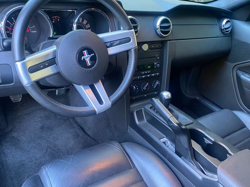 Used 2005 Ford Mustang GT RWD image 14