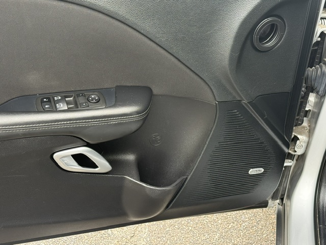 Used 2022 Dodge Challenger R/T RWD image 10