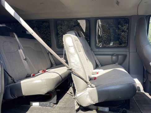 Used 2017 Chevrolet Express 3500 LT w/ LT Preferred Equipment Group image 8