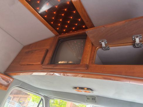 Used 1997 Dodge B2500 RWD image 12