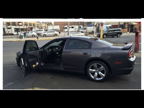Used 2014 Dodge Charger SXT image 5