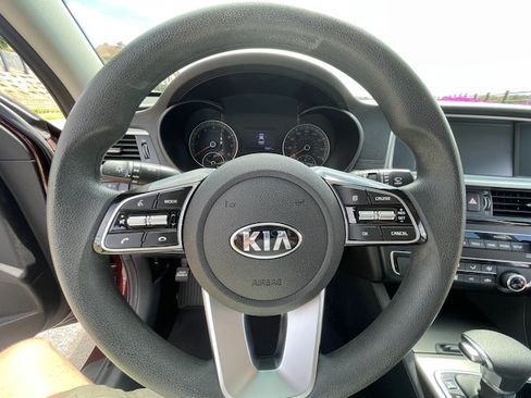 Used 2020 Kia Optima LX FWD image 9