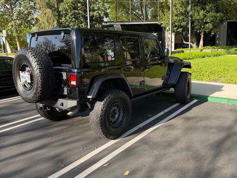Used 2019 Jeep Wrangler Unlimited Rubicon AWD/4WD image 5