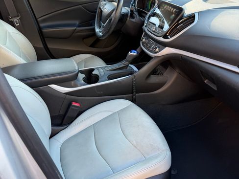Used 2016 Chevrolet Volt LT image 9