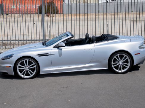 Used 2011 Aston Martin DBS Volante RWD image 6