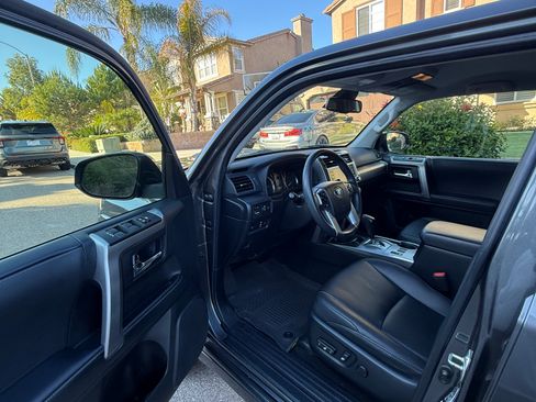 Used 2022 Toyota 4Runner TRD Sport image 5