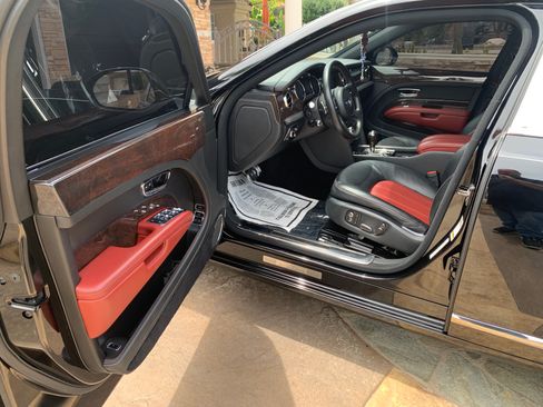 Used 2012 Bentley Mulsanne RWD image 9