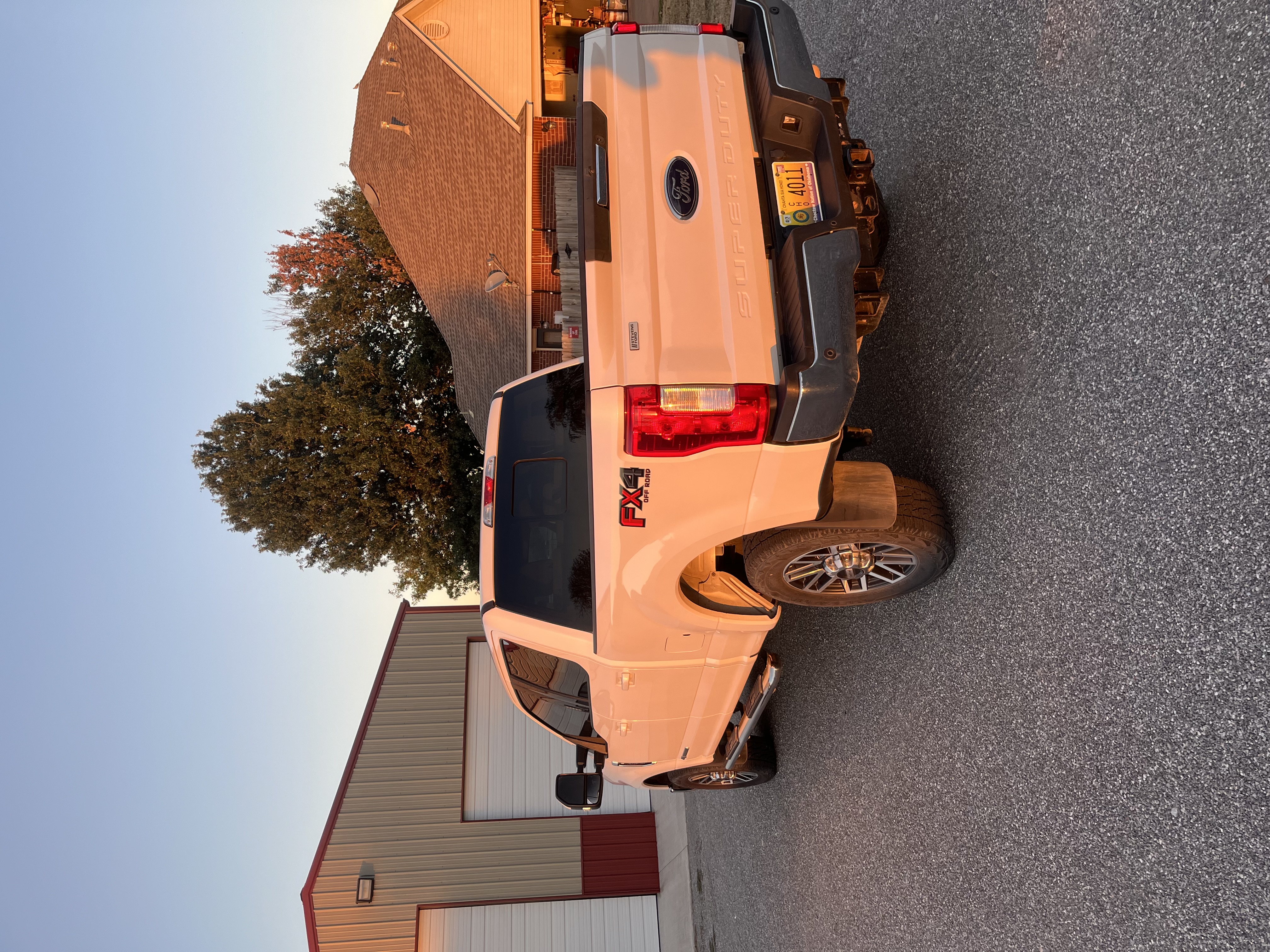 Used 2018 Ford F250 Lariat w/ FX4 Off-Road Package AWD/4WD image 5