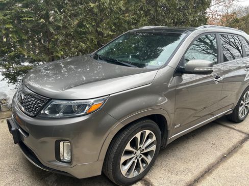 Used 2015 Kia Sorento SX image 2