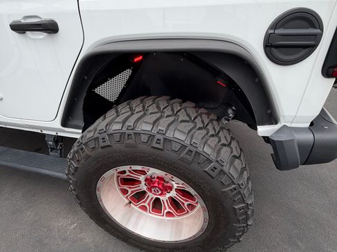 Used 2022 Jeep Wrangler Unlimited Rubicon w/ Steel Bumper Group AWD/4WD image 17