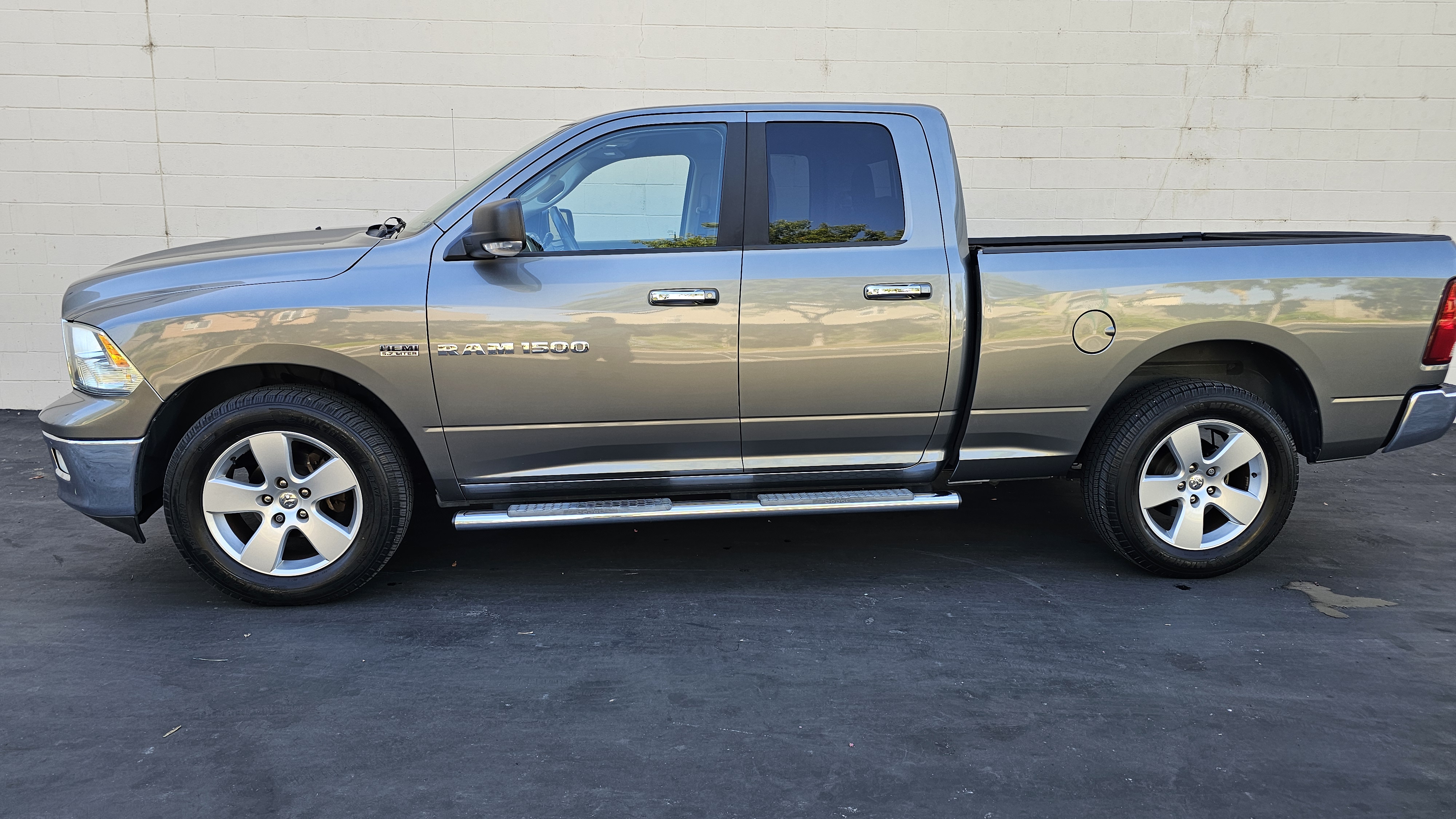 Used 2011 RAM 1500 Big Horn RWD image 5