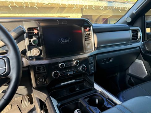 Used 2025 Ford F250 Platinum image 10