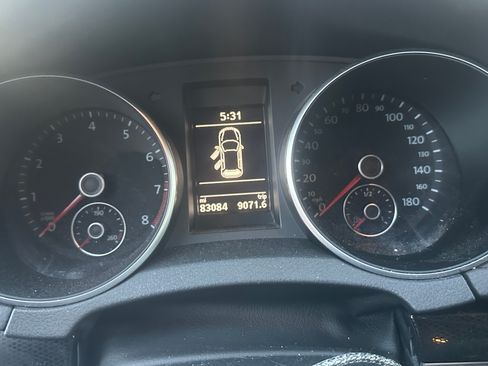 Used 2013 Volkswagen Golf 4-Door image 10