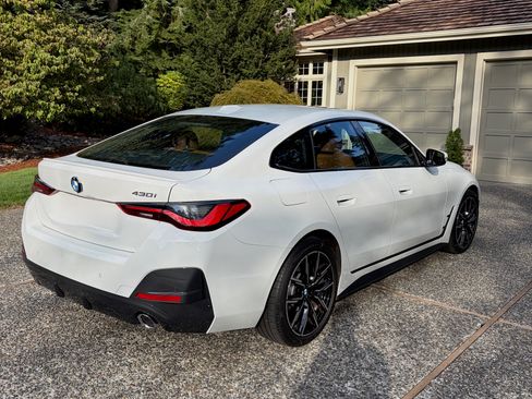 Used 2022 BMW 430i Gran Coupe w/ M Sport Package RWD image 11