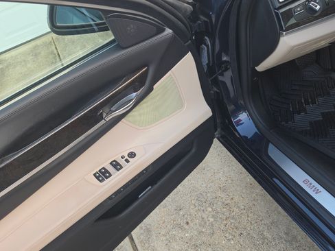 Used 2012 BMW 750Li xDrive AWD/4WD image 27