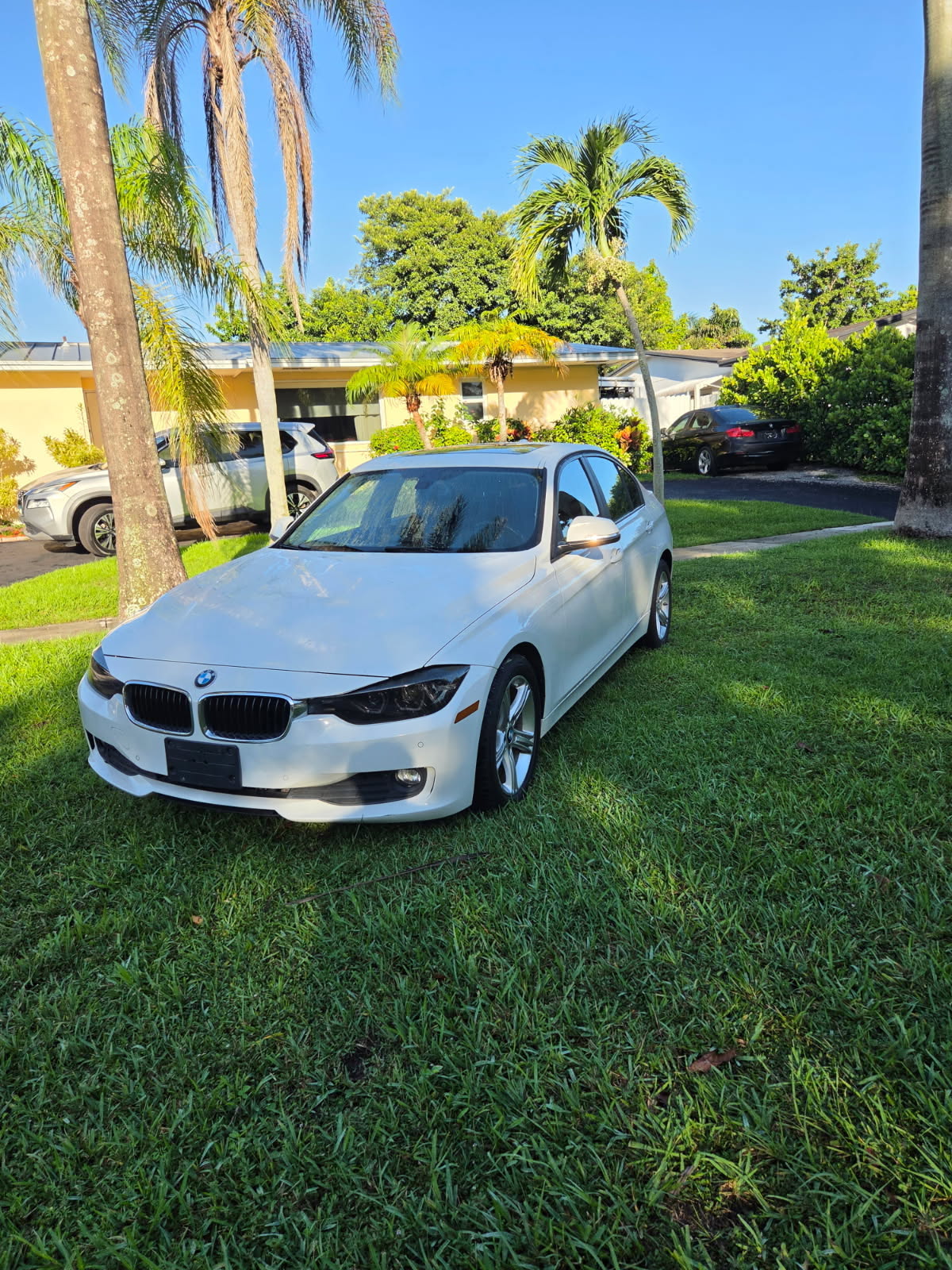 Used 2014 BMW 320i Sedan RWD image 1